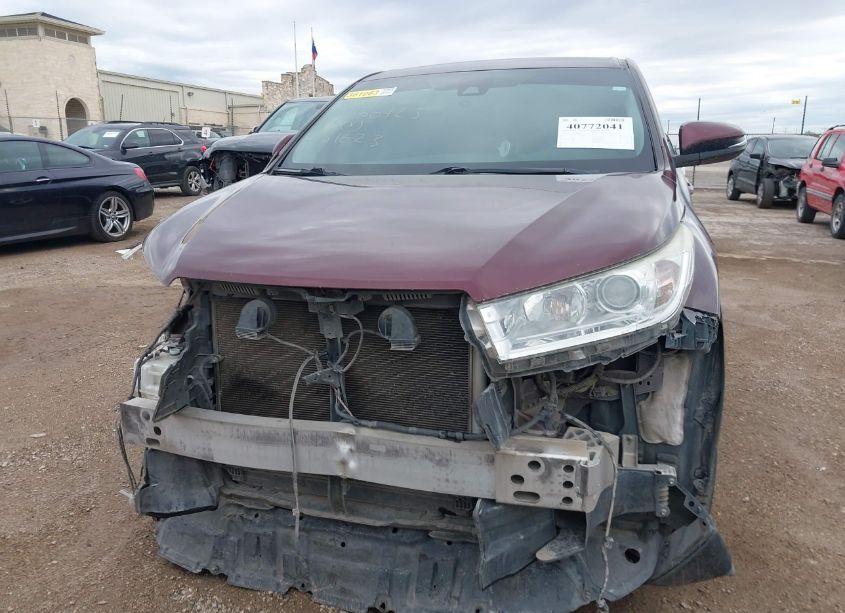 Photo 13 of 2018 Toyota Highlander LE PLUS (VIN 5TDZZRFHXJS251623)