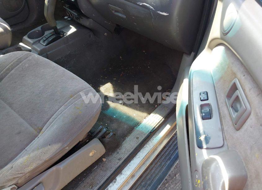Photo 5 of 2001 Toyota Tacoma PRERUNNER (VIN 5TEGM92N81Z812874)