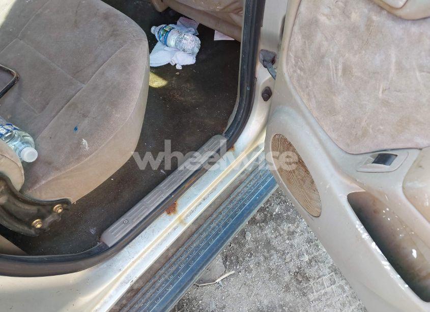 Photo 8 of 2001 Toyota Tacoma PRERUNNER (VIN 5TEGM92N81Z812874)