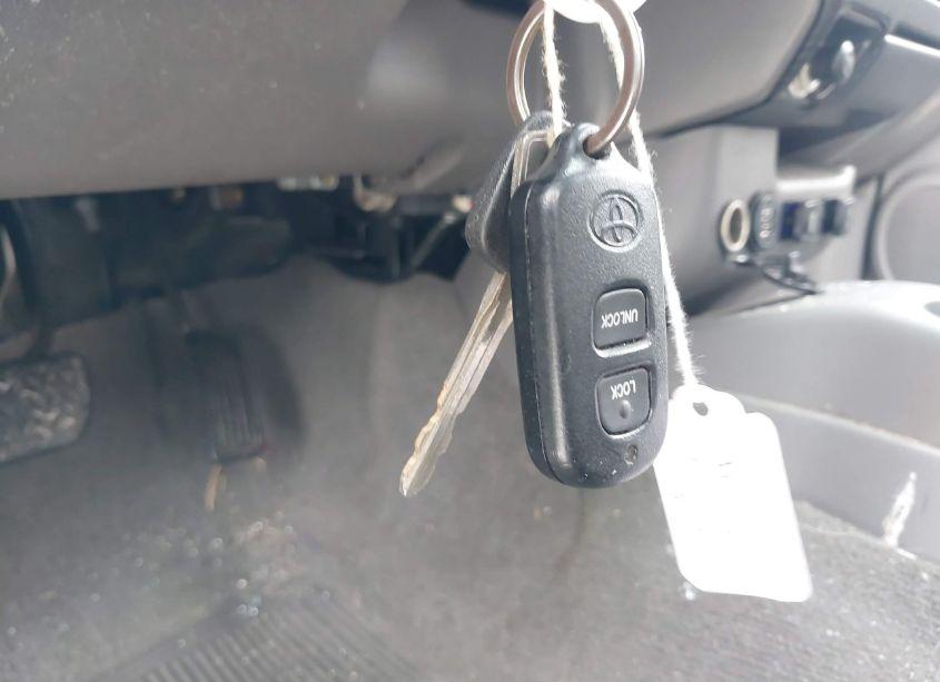 Photo 11 of 2004 Toyota Tacoma PRERUNNER V6 (VIN 5TEGN92N24Z461378)