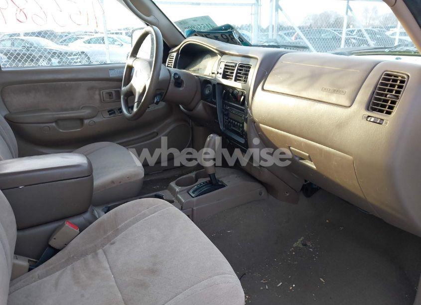 Photo 5 of 2002 Toyota Tacoma PRERUNNER V6 (VIN 5TEGN92N32Z039956)