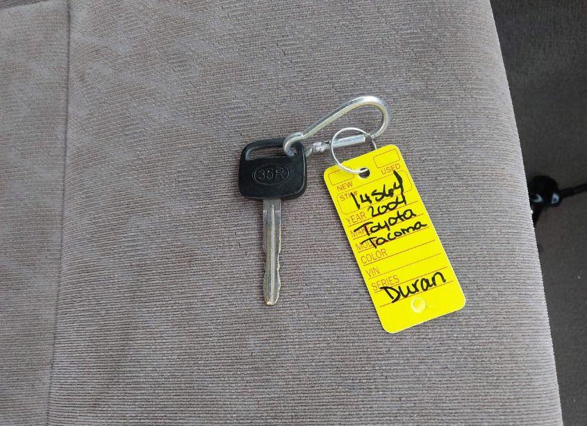 Photo 11 of 2004 Toyota Tacoma PRERUNNER V6 (VIN 5TEGN92N54Z325083)