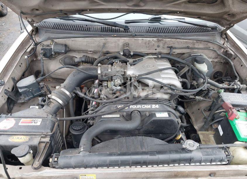 Photo 10 of 2002 Toyota Tacoma PRERUNNER V6 (VIN 5TEGN92N62Z077598)