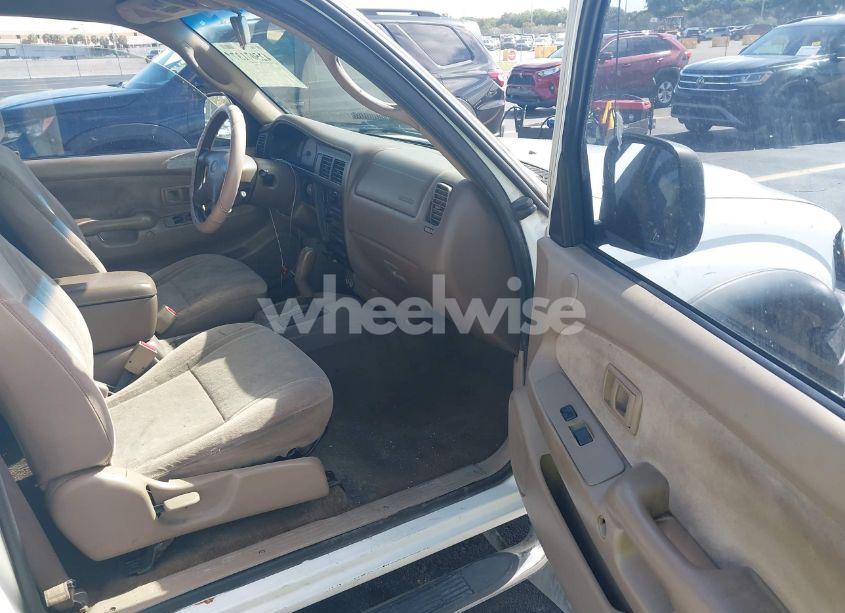 Photo 5 of 2002 Toyota Tacoma PRERUNNER V6 (VIN 5TEGN92N62Z085250)