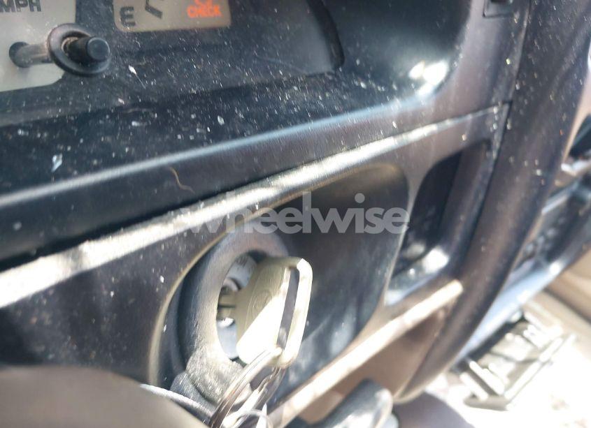 Photo 11 of 2002 Toyota Tacoma PRERUNNER V6 (VIN 5TEGN92N82Z036034)
