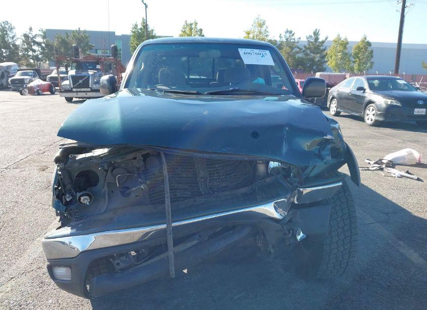 Photo 11 of 2002 Toyota Tacoma PRERUNNER V6 (VIN 5TEGN92NX2Z034737)