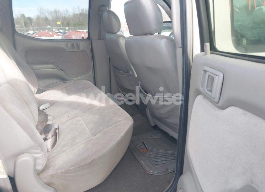 Photo 8 of 2004 Toyota Tacoma BASE V6 (VIN 5TEHN72N24Z400444)