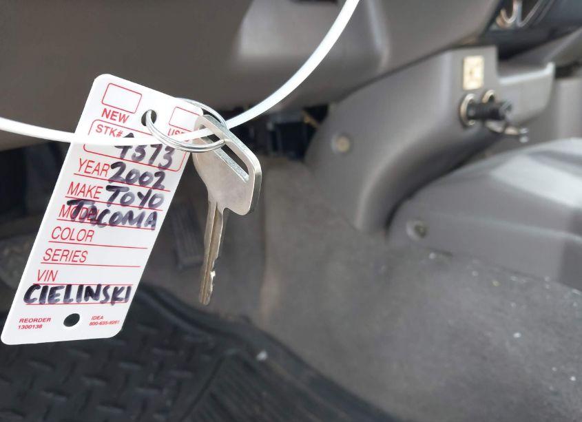 Photo 11 of 2002 Toyota Tacoma BASE V6 (VIN 5TEHN72N62Z123620)