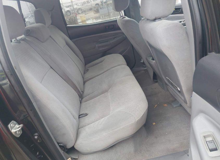 Photo 8 of 2006 Toyota Tacoma PRERUNNER V6 (VIN 5TEJU62N06Z211888)