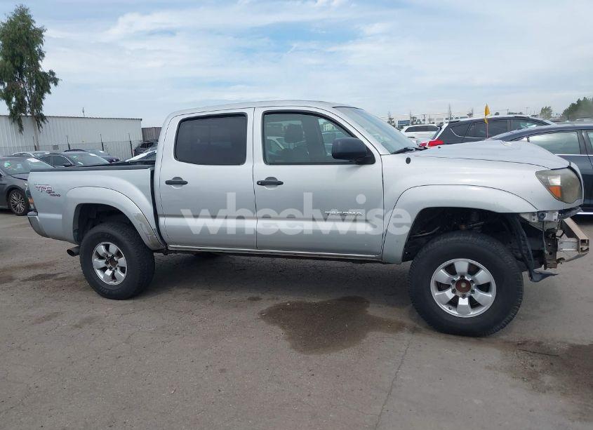 Photo 13 of 2007 Toyota Tacoma PRERUNNER V6 (VIN 5TEJU62N07Z352591)