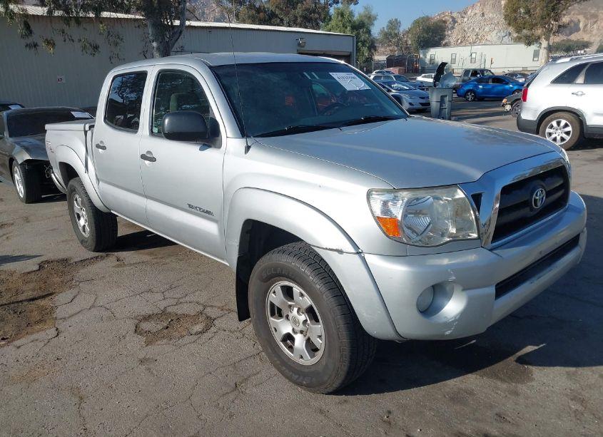 2005 Toyota Tacoma DOUBLE CAB PRERUNNER (VIN 5TEJU62N15Z043788) main photo