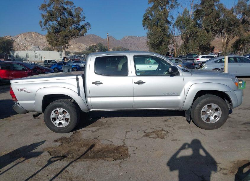Photo 13 of 2005 Toyota Tacoma DOUBLE CAB PRERUNNER (VIN 5TEJU62N15Z043788)
