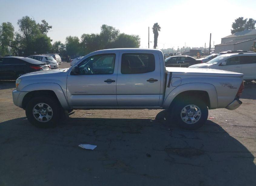 Photo 14 of 2005 Toyota Tacoma DOUBLE CAB PRERUNNER (VIN 5TEJU62N15Z043788)