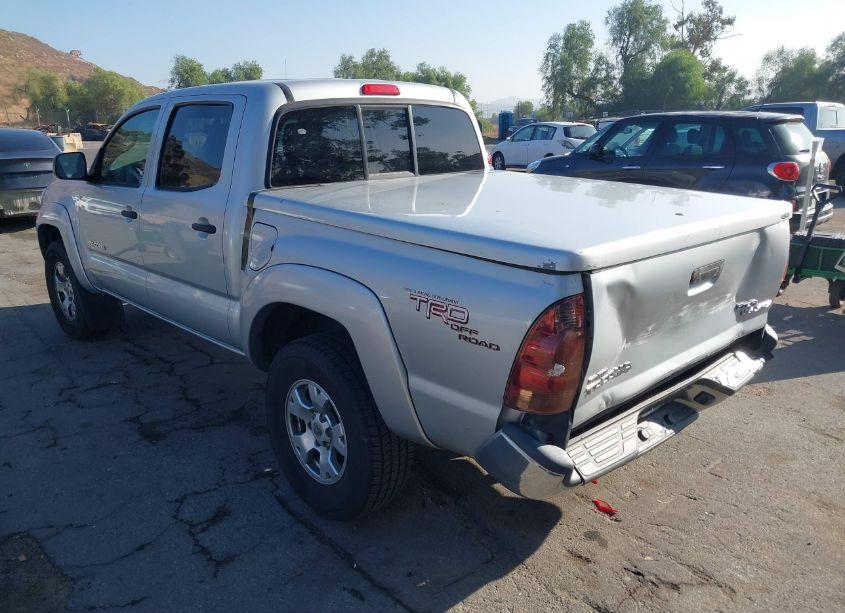 Photo 3 of 2005 Toyota Tacoma DOUBLE CAB PRERUNNER (VIN 5TEJU62N15Z043788)