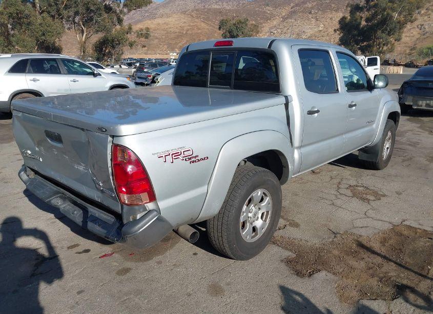 Photo 4 of 2005 Toyota Tacoma DOUBLE CAB PRERUNNER (VIN 5TEJU62N15Z043788)