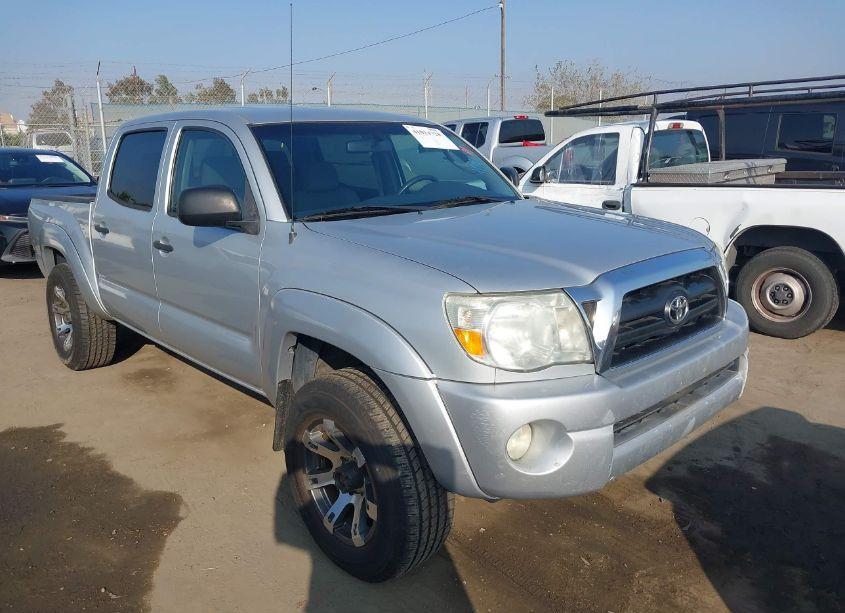 2005 Toyota Tacoma DOUBLE CAB PRERUNNER (VIN 5TEJU62N15Z075513) main photo