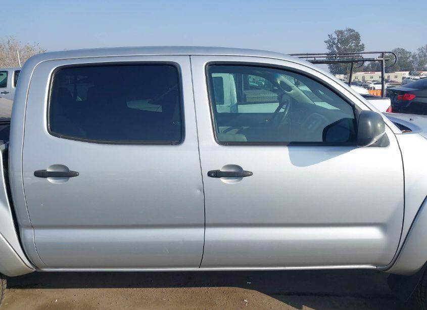 Photo 14 of 2005 Toyota Tacoma DOUBLE CAB PRERUNNER (VIN 5TEJU62N15Z075513)