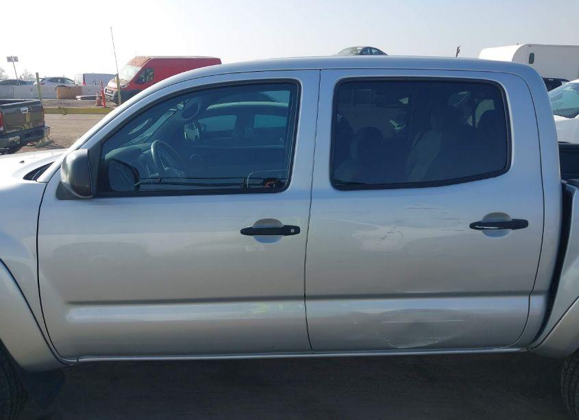 Photo 15 of 2005 Toyota Tacoma DOUBLE CAB PRERUNNER (VIN 5TEJU62N15Z075513)