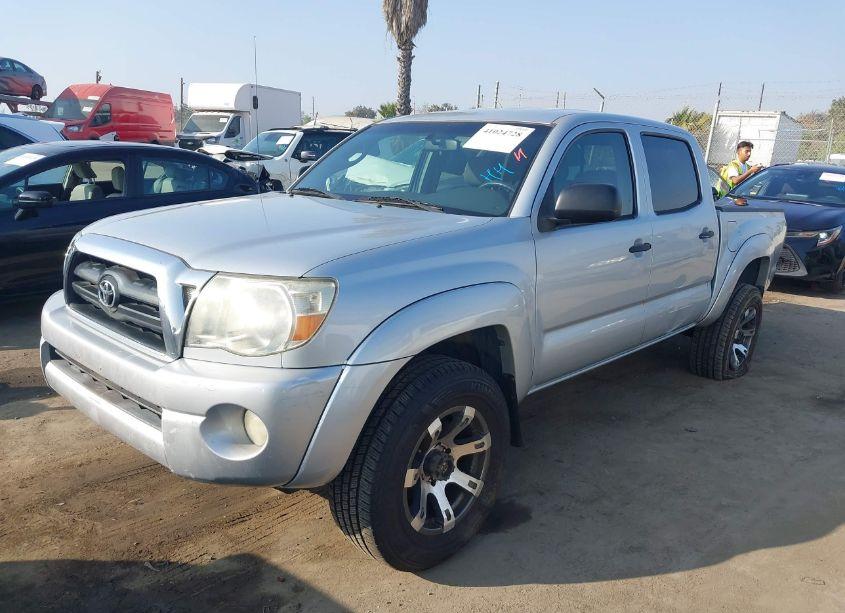 Photo 2 of 2005 Toyota Tacoma DOUBLE CAB PRERUNNER (VIN 5TEJU62N15Z075513)