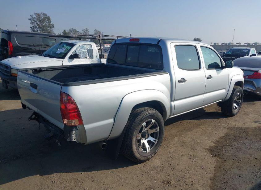 Photo 4 of 2005 Toyota Tacoma DOUBLE CAB PRERUNNER (VIN 5TEJU62N15Z075513)