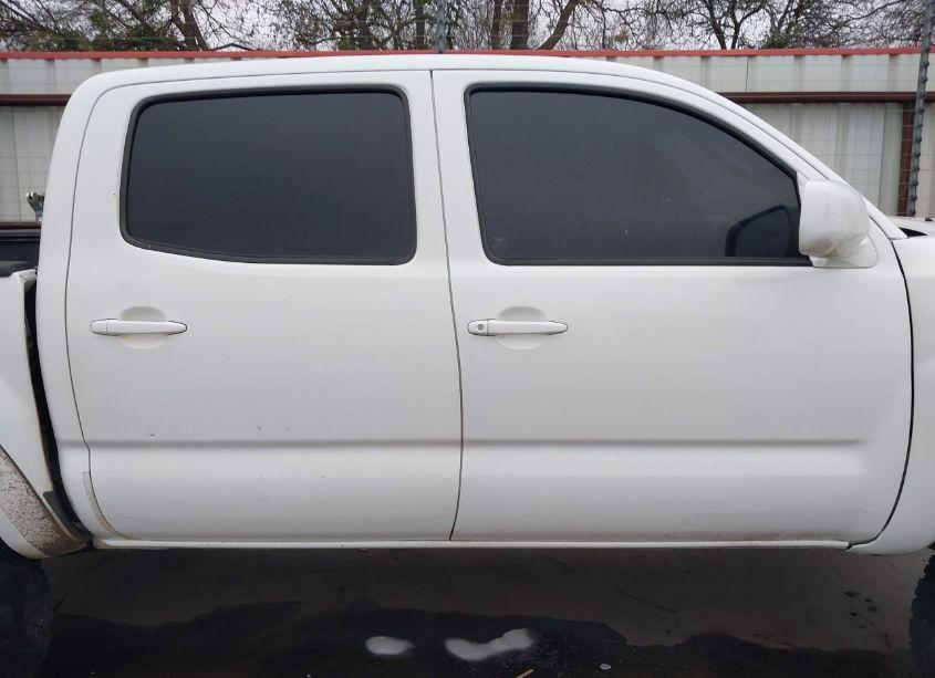 Photo 13 of 2006 Toyota Tacoma PRERUNNER V6 (VIN 5TEJU62N26Z205350)