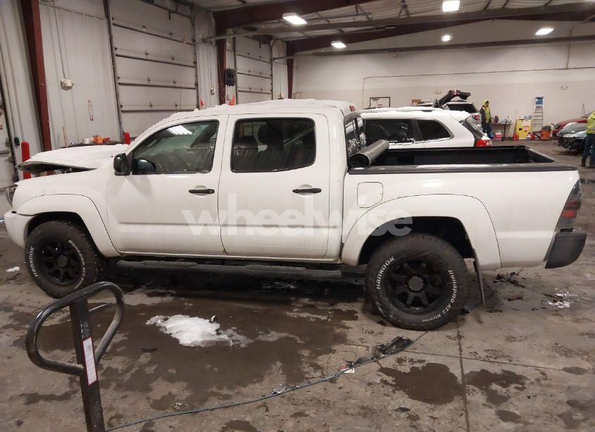 Photo 14 of 2006 Toyota Tacoma PRERUNNER V6 (VIN 5TEJU62N36Z304842)