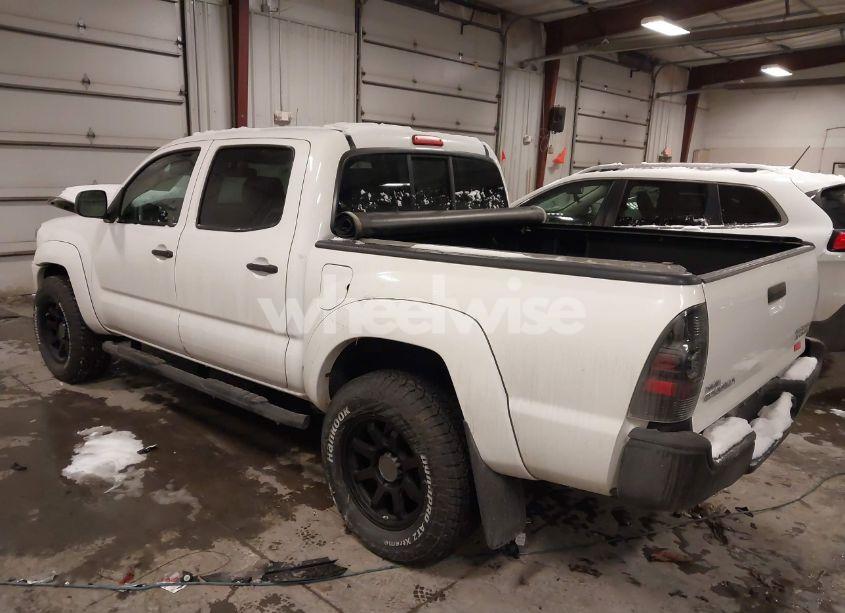 Photo 3 of 2006 Toyota Tacoma PRERUNNER V6 (VIN 5TEJU62N36Z304842)