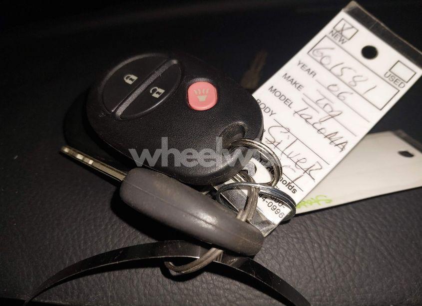 Photo 11 of 2006 Toyota Tacoma PRERUNNER V6 (VIN 5TEJU62N46Z256851)