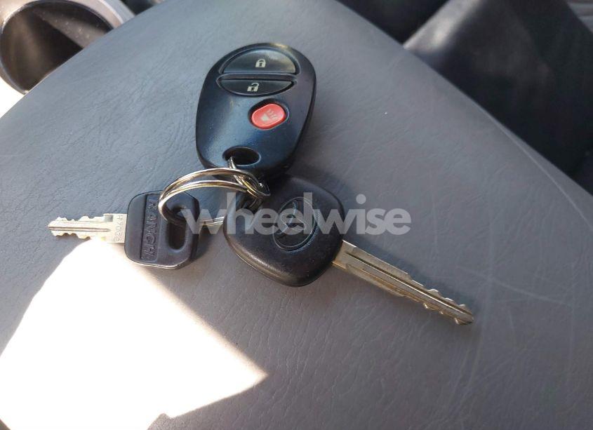 Photo 11 of 2006 Toyota Tacoma PRERUNNER V6 (VIN 5TEJU62N46Z269342)
