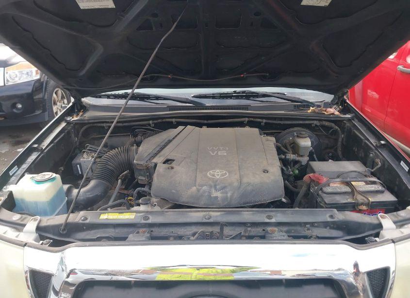 Photo 10 of 2005 Toyota Tacoma PRERUNNER V6 (VIN 5TEJU62N65Z110286)