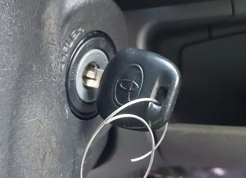Photo 11 of 2005 Toyota Tacoma PRERUNNER V6 (VIN 5TEJU62N65Z110286)