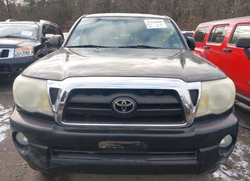 Photo 12 of 2005 Toyota Tacoma PRERUNNER V6 (VIN 5TEJU62N65Z110286)