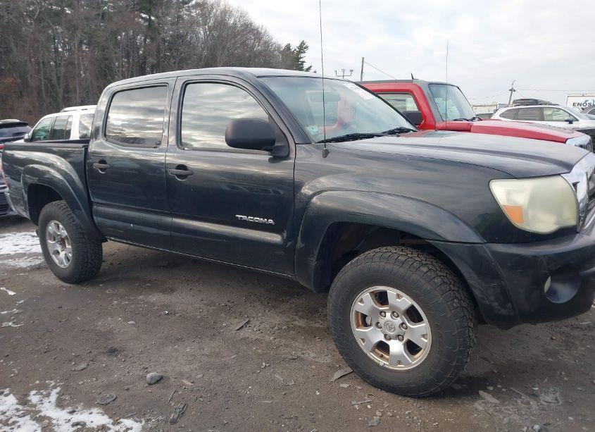 Photo 13 of 2005 Toyota Tacoma PRERUNNER V6 (VIN 5TEJU62N65Z110286)