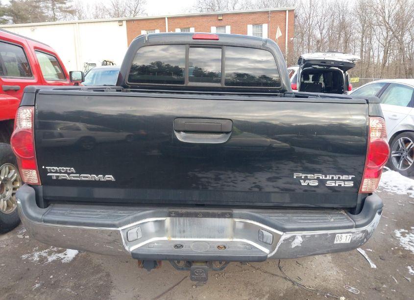 Photo 16 of 2005 Toyota Tacoma PRERUNNER V6 (VIN 5TEJU62N65Z110286)