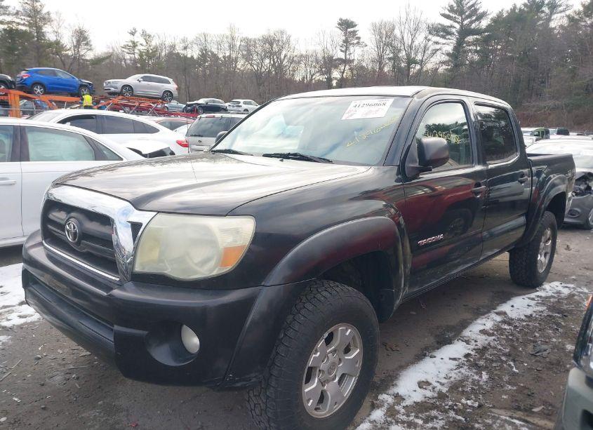 Photo 2 of 2005 Toyota Tacoma PRERUNNER V6 (VIN 5TEJU62N65Z110286)