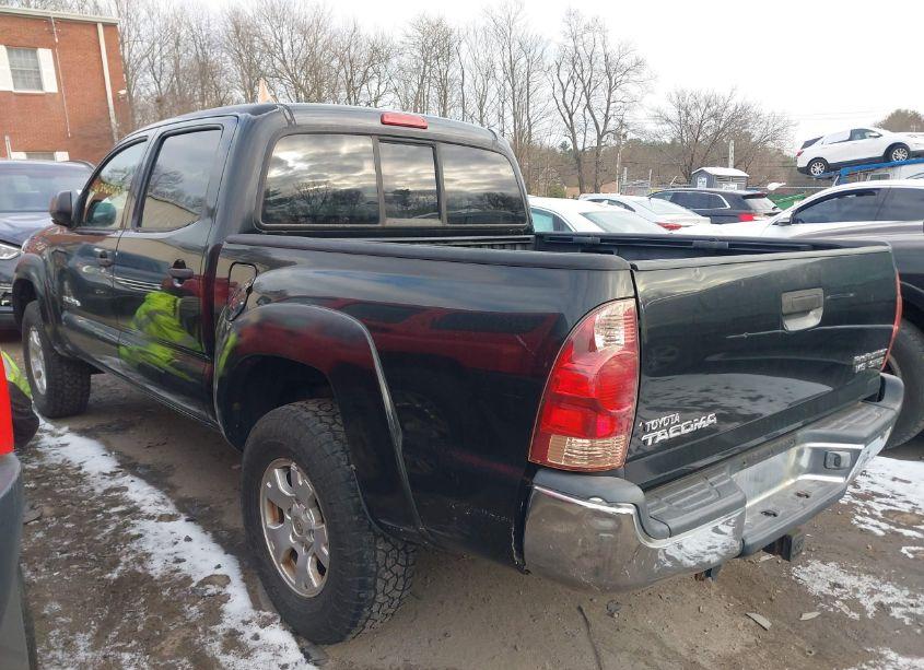 Photo 3 of 2005 Toyota Tacoma PRERUNNER V6 (VIN 5TEJU62N65Z110286)