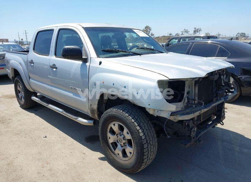 2005 Toyota Tacoma PRERUNNER V6 (VIN 5TEJU62N95Z128815) main photo