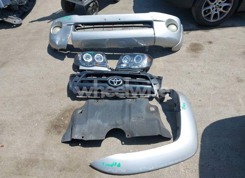 Photo 12 of 2005 Toyota Tacoma PRERUNNER V6 (VIN 5TEJU62N95Z128815)