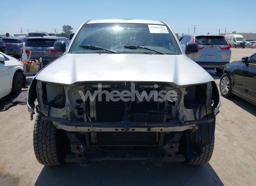 Photo 13 of 2005 Toyota Tacoma PRERUNNER V6 (VIN 5TEJU62N95Z128815)