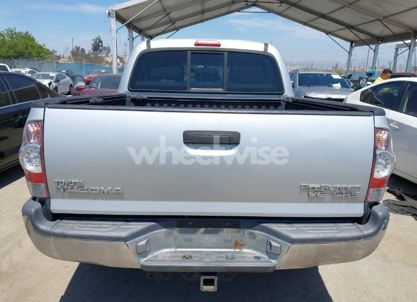 Photo 17 of 2005 Toyota Tacoma PRERUNNER V6 (VIN 5TEJU62N95Z128815)