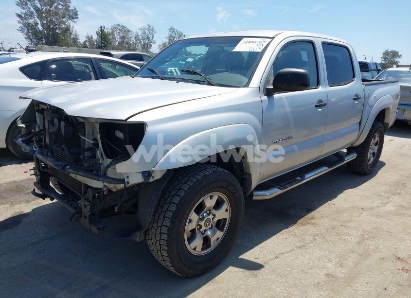 Photo 2 of 2005 Toyota Tacoma PRERUNNER V6 (VIN 5TEJU62N95Z128815)