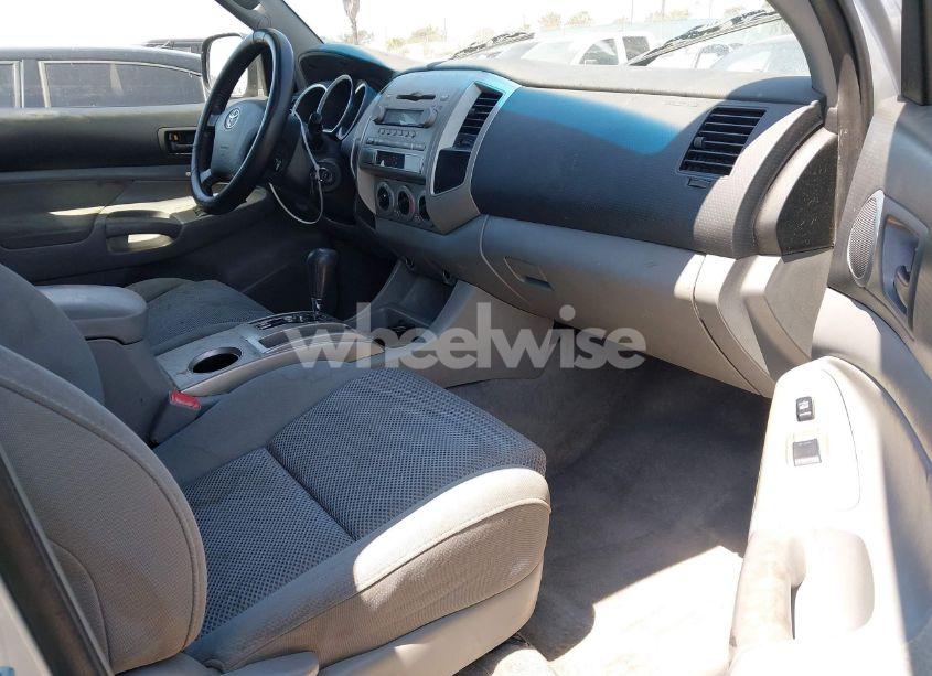 Photo 5 of 2005 Toyota Tacoma PRERUNNER V6 (VIN 5TEJU62N95Z128815)