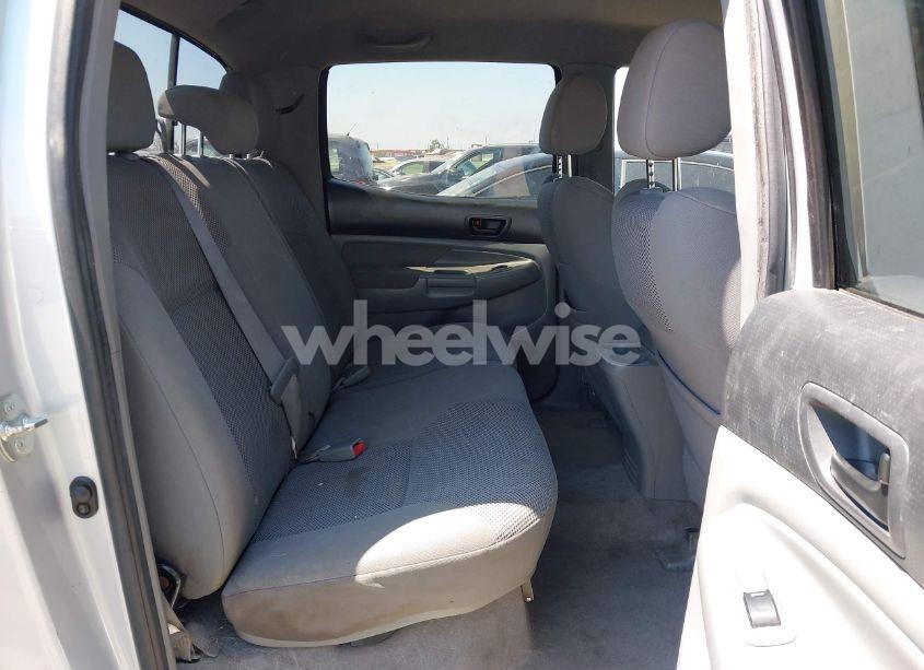 Photo 8 of 2005 Toyota Tacoma PRERUNNER V6 (VIN 5TEJU62N95Z128815)