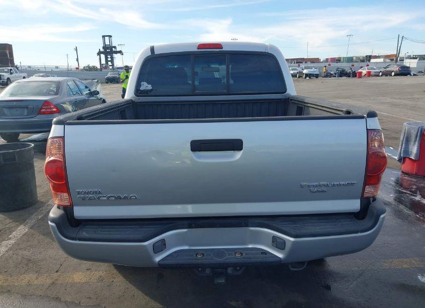 Photo 16 of 2006 Toyota Tacoma PRERUNNER V6 (VIN 5TEJU62N96Z300634)
