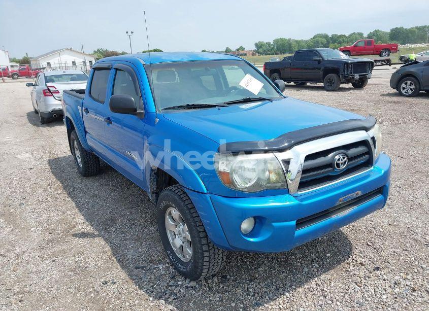 2005 Toyota Tacoma DOUBLE CAB PRERUNNER (VIN 5TEJU62NX5Z040582) main photo