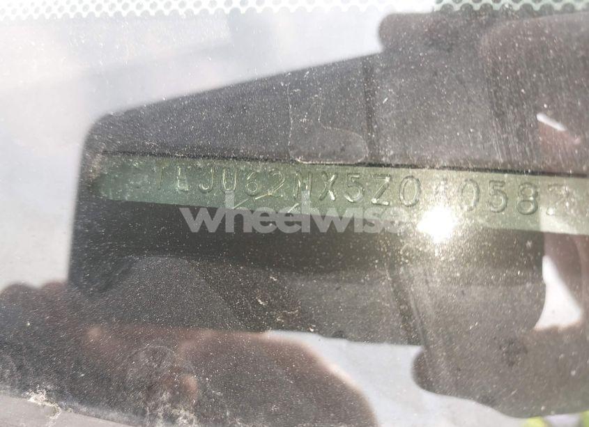 Photo 9 of 2005 Toyota Tacoma DOUBLE CAB PRERUNNER (VIN 5TEJU62NX5Z040582)