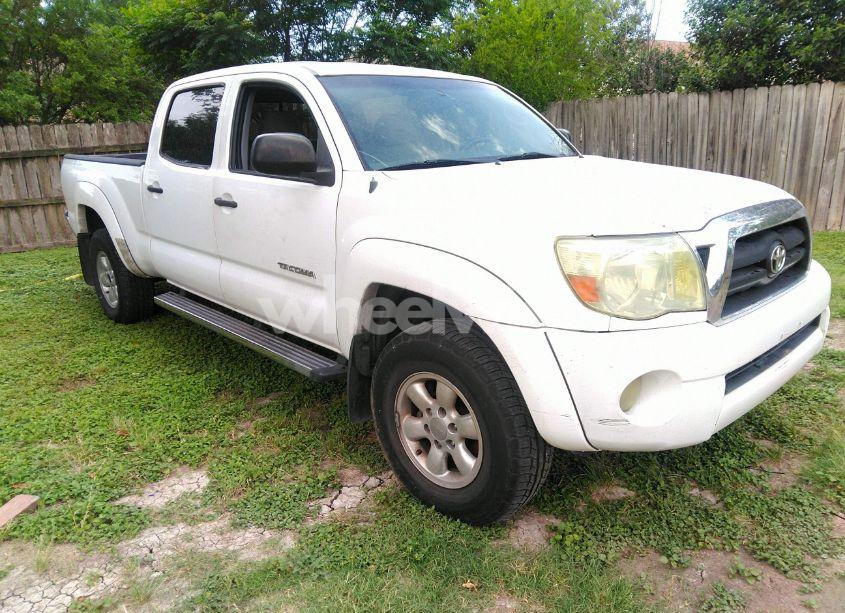 2005 Toyota Tacoma DBL CAB PRERUNNER LNG BED (VIN 5TEKU72N05Z062827) main photo