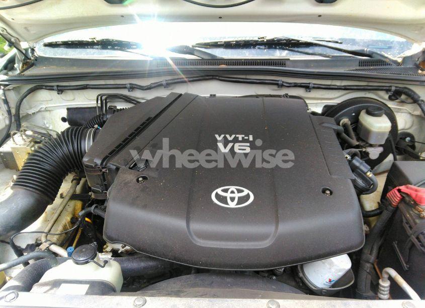 Photo 10 of 2005 Toyota Tacoma DBL CAB PRERUNNER LNG BED (VIN 5TEKU72N05Z062827)