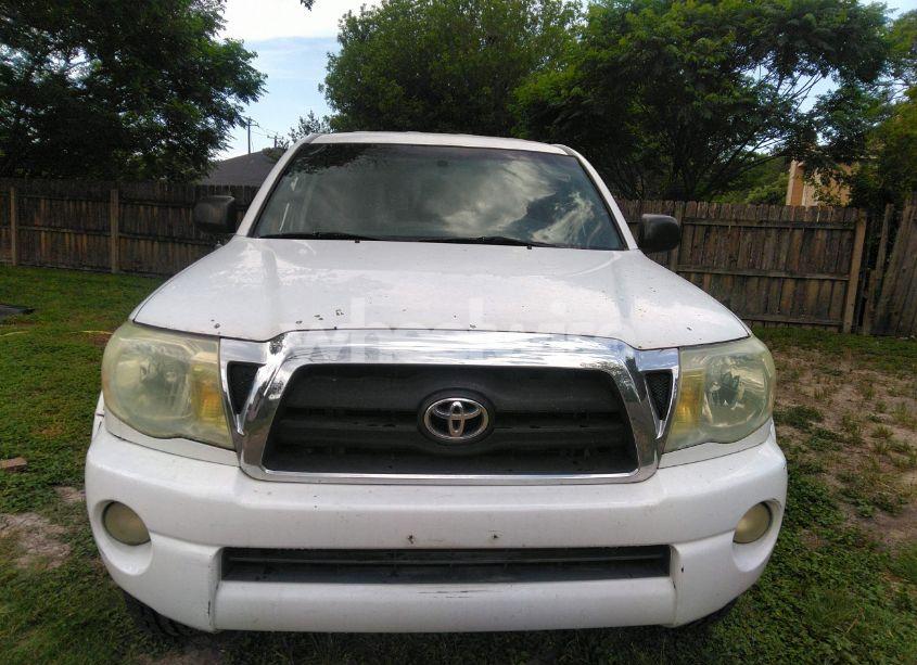 Photo 12 of 2005 Toyota Tacoma DBL CAB PRERUNNER LNG BED (VIN 5TEKU72N05Z062827)