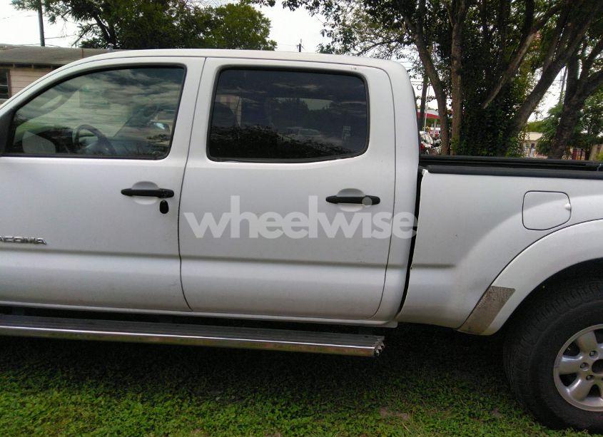 Photo 14 of 2005 Toyota Tacoma DBL CAB PRERUNNER LNG BED (VIN 5TEKU72N05Z062827)